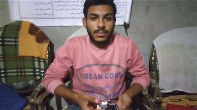 ساعة ذكية وجهاز ري بالطاقة الشمسية.. طالب ببني سويف ينافس اليابان بابتكاراته وحصل على براءة اختراع| فيديو 