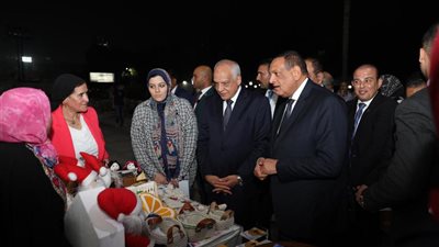 وزير التنمية المحلية ومحافظ الجيزة يفتتحان مهرجان الجيزة للتمور بنادي الزراعيين