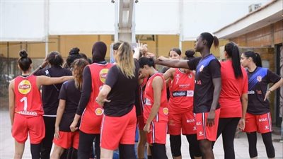 300 مشجع لمباريات نهائي دوري مرتبط السلة سيدات