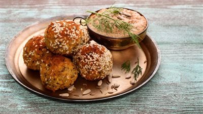 طريقة عمل الطعمية بالكرات.. أسرار الشيف نجلاء الشرشابي