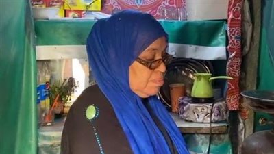 أم كريم أشهر بائعة شاي في مصر القديمة: بقالي 15 سنة شغالة وبكافح | بث مباشر 