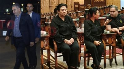 عمرو الليثي وإدوارد ومحمد أبو داود أول الحضور في عزاء عثمان محمد علي | صور