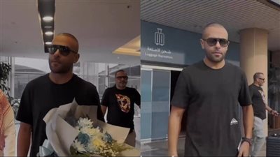 استقبال بالورود.. وصول تامر عاشور إلى السعودية استعدادًا لحفل ليلة الدموع للمرة الثانية
