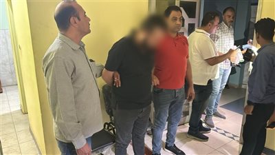 دبلوم صنايع.. القصة الكاملة لـ ضبط طبيب مزيف في مجمع عيادات شهير بالشرقية