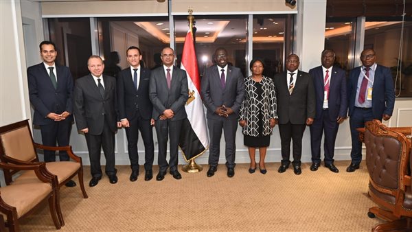 صورة جماعية على هامش