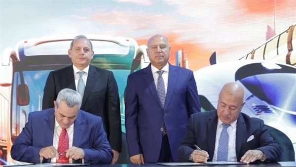 جانب من توقيع البروتوكول