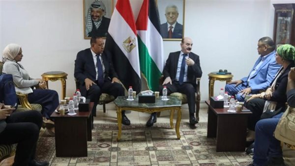 وفد من نقابة الصحفيين