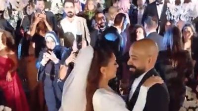 المؤلف هاني سرحان يحتفل بزفافه على الفنانة بسمة داود بالقلعة| بث مباشر 