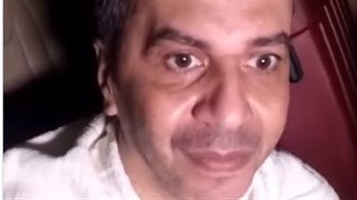 نوبات وتشنجات خلال العمرة.. تطورات الحالة الصحية لـ عمرو محمد علي