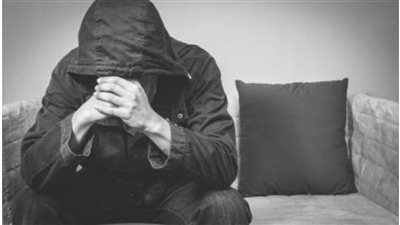 تصرفات المسحور مع أهله كيف نتعامل معها؟.. وهل يُحاسب على تقصيره في العبادة؟