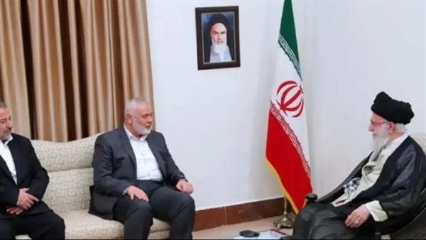 المرشد الإيراني علي