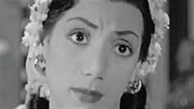 وصية مؤثرة وقًسَم لابنتها.. كيف تحولت حياة هاجر حمدي من التمثيل والرقص للاعتزال وبناء مسجد؟