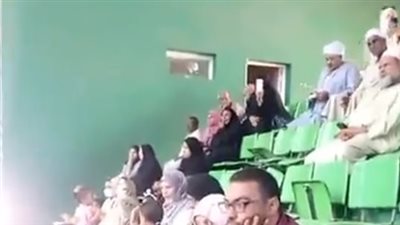 سعادة غامرة بين المقبولين خلال إعلان نتيجة قرعة الحج في قنا | بث مباشر 