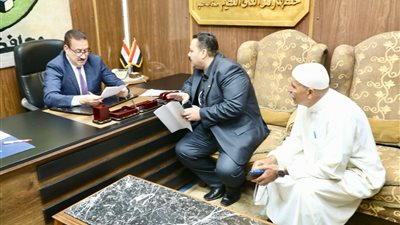 ضبط 21 طن مواد غذائية مجهولة المصدر وتحرير 1210 محاضر تموينية بالمنوفية 