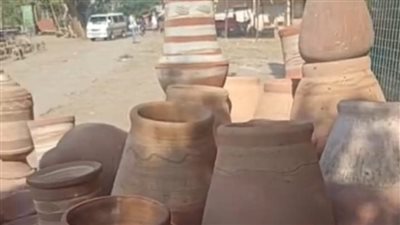 قصة كفاح أقدم صانع فخار ببني سويف: شغال فيها بقالي أكثر من 65 سنة.. والمهنة قربت تنقرض | بث مباشر