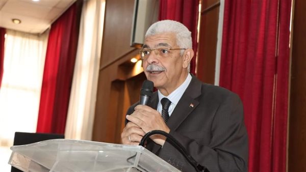 الدكتور أحمد القاصد