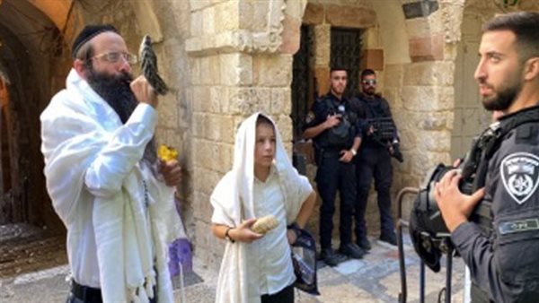 النفخ بالبواق داخل