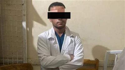 حرامي تليفونات.. تفاصيل ضبط عاطل منتحلًا صفة طبيب داخل مستشفى سوهاج الجامعي