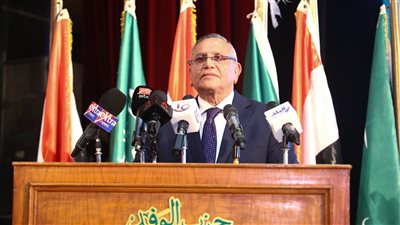 رئيس الوفد يسحب قرار تعيين مصطفى شحاتة من الهيئة العليا للحزب