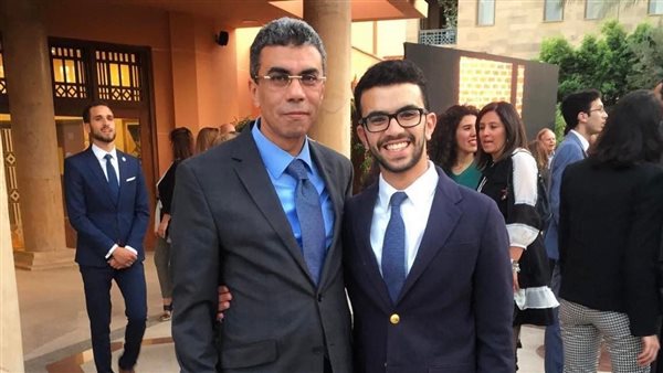 عمر ياسر زرق والكاتب