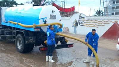 جهود مكثفة لرفع آثار الأمطار بالمنوفية.. ومناشدات للأهالي لتخفيف الضغط على شبكات الصرف 
