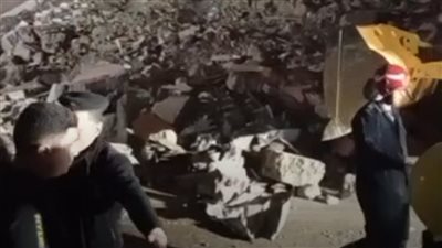 محافظ بورسعيد يصل موقع انهيار عقار سكني مساء اليوم