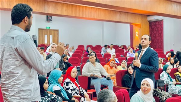 عثمان وطالب جامعي