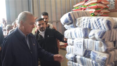 محافظ القليوبية يتابع الالتزام بتطبيق مبادرة خفض أسعار السلع الأساسية 