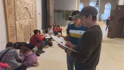 متحف الفن الإسلامي يستقبل جولات أتوبيس الفن الجميل احتفالا بعيد الطفولة