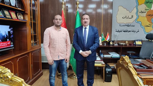 محافظ المنوفية وصحفي