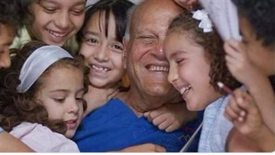 موت شخص يولد 30 ألف قصة حياة.. دموع الأب تجعل من مجدي يعقوب ملك القلوب وفخر بريطانيا| بروفايل