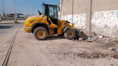 رفع 45 طن أتربة ومخلفات بمحور المحمودية غرب الإسكندرية 