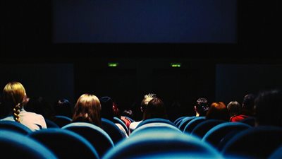 كيف يتم استخدام الموسيقى بمجال السينما للتلاعب بذاكرة الجمهور.. دراسة توضح
