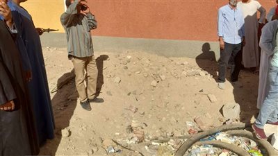 بسبب سرقة الكابل المغذي للمنطقة.. انقطاع الكهرباء عن منطقة جبل الزلط بأسوان 