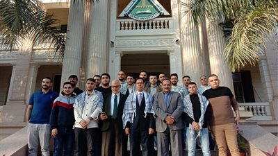 خلال لقائه بالوافدين الفلسطينيين.. رئيس جامعة بنها: حريصون على إكساب الطلاب المهارات لمواكبة سوق العمل