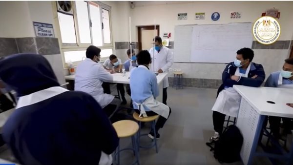 مدراس المتفوقين للعلوم