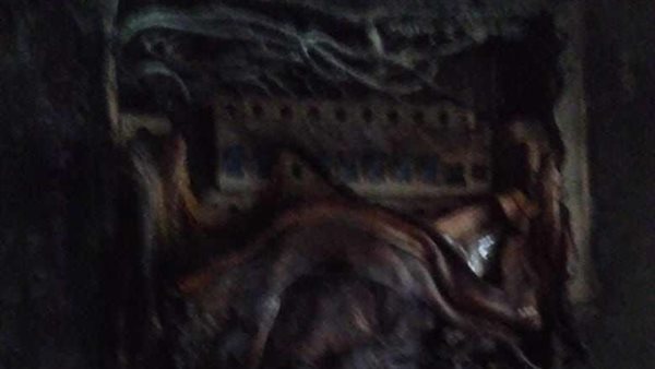 آثار الحريق داخل