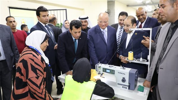 وزير الشباب ومحافظ