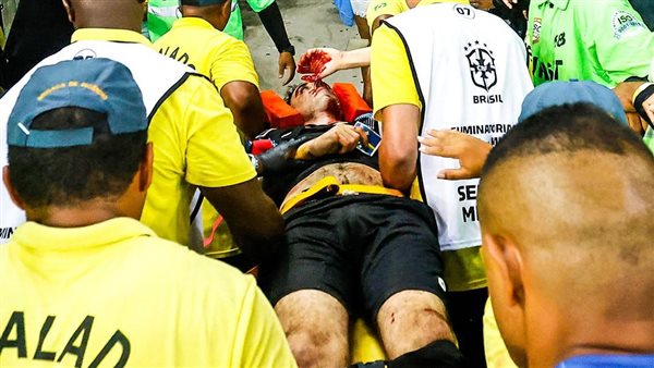 الاشتباكات بين الجماهير