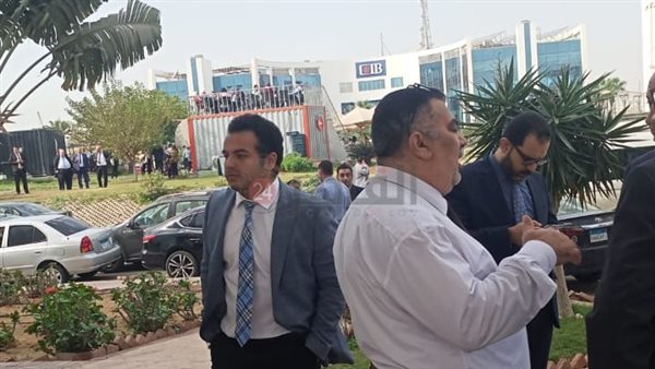 خروج موظفي الشركات