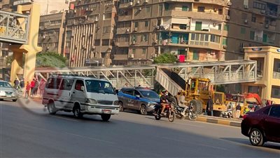 سقوط جزئي لـ كوبري المشاة في شارع أحمد عرابي بالمهندسين