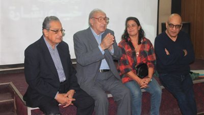 القومي للسينما يُكرم خيري بشارة وسعيد شيمي خلال ندوة فيلم البطيخة وطائر النورس