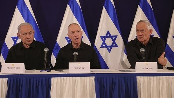 نتنياهو وغانتس وجالانت