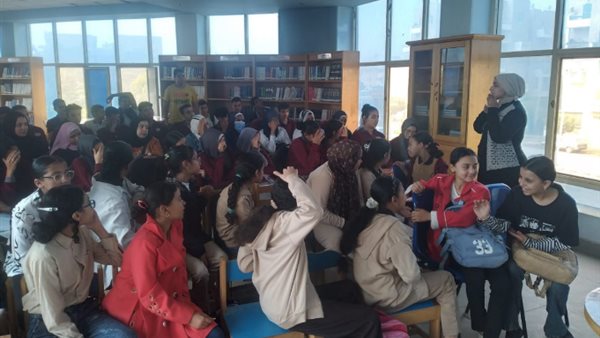 جانب من الندوات