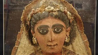 المتحف المصري بالتحرير يعرض 3 أقنعة جنائزية من الكارتوناج | صور 