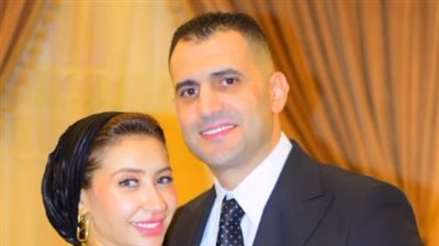 بعد انفصاله عن بوسي.. أول ظهور لـ هشام ربيع مع زوجته الأولى منة وأبنائه