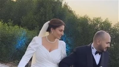 صاحبة تتر مسلسل سارة.. المطربة نهال نبيل تحتفل بزفافها | صور