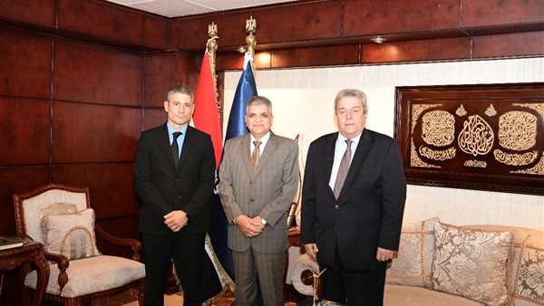 قناة السويس