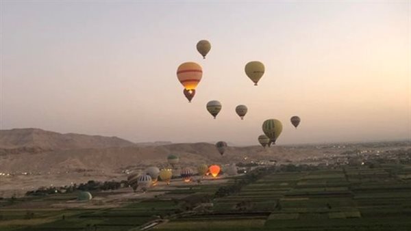 البالون الطائر بالأقصر