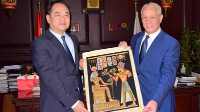 بمناسبة مرور 69 عاما على إنشائها.. محافظ الأقصر يستقبل وفد جمعية الصداقة الصيني